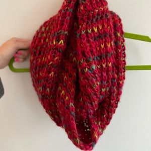 THICK KNITTED INFINITY SCARF